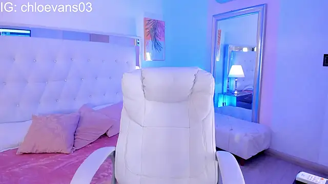 Chloe evans   online show from November 18, 11:44 am