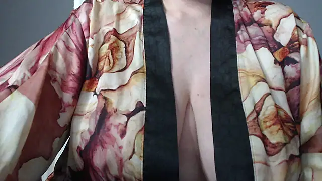 missdaniels online show from September 13, 2:30 am