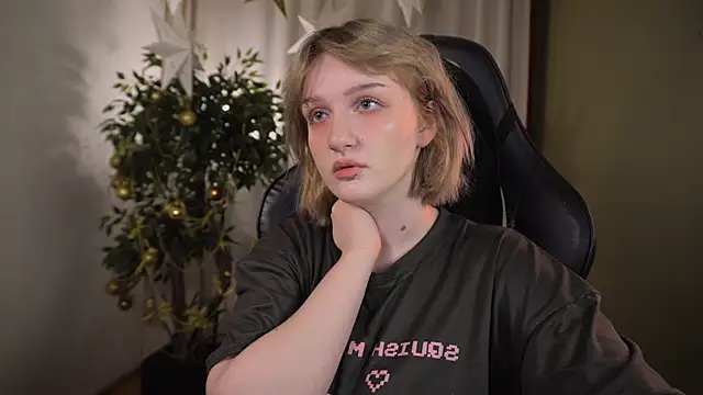 ELLIEJAY online show from January 14, 5:23 am