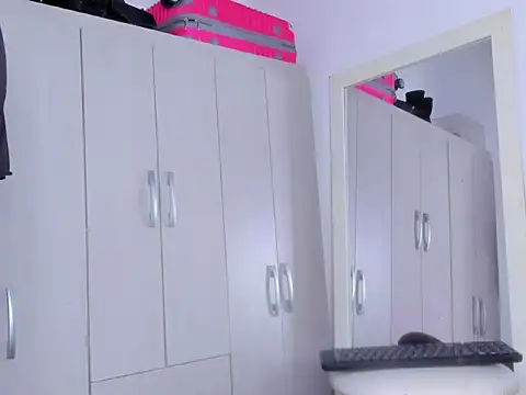 Kendall Hotsexy x online show from April 5, 8:24 am