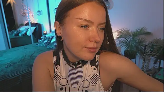 DaisyStacey online show from February 3, 6:45 pm