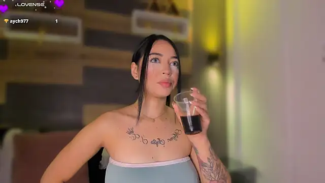 AnthonellaSweet online show from December 15, 11:48 am