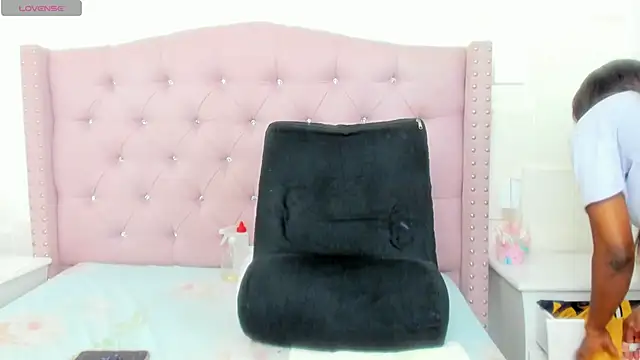 MonicaSchwartz online show from March 14, 9:27 pm