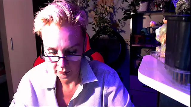 HelgaHimmell online show from June 11, 9:33 pm