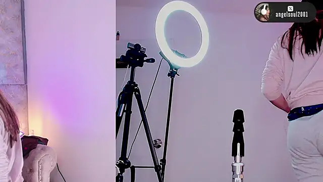 Angelst   online show from March 16, 8:18 am