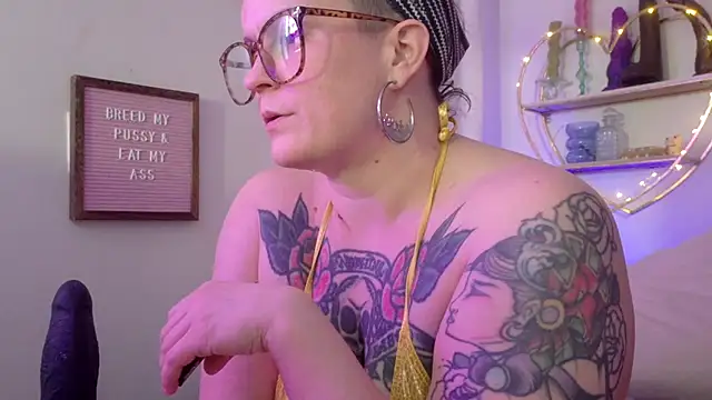 quinnmariexo online show from March 7, 3:46 am