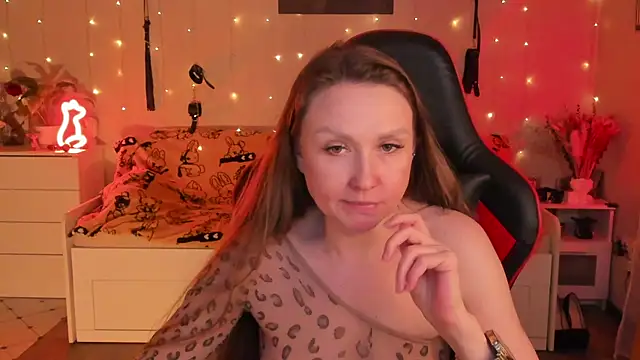 desperatehousewife   online show from September 14, 8:18 pm