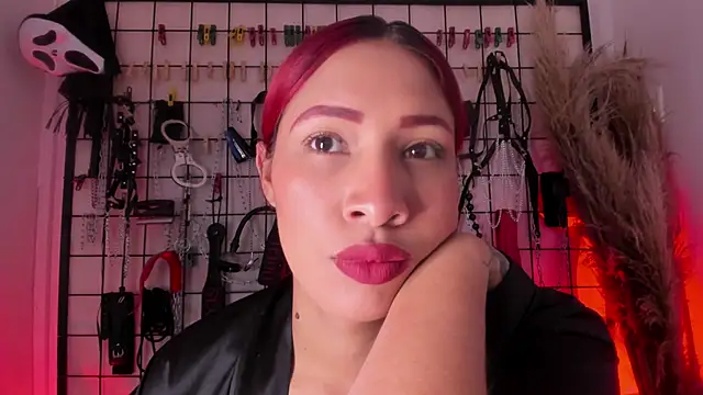 charrlotte quinn online show from December 15, 3:39 pm