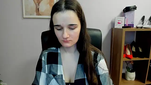 KateDelight online show from March 1, 8:14 am