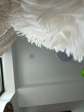 LuisaBecker online show from February 13, 9:22 am