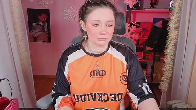 carolina elf online show from January 11, 6:40 am