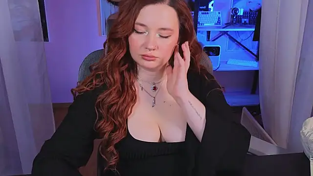 carolina elf online show from November 9, 12:34 pm