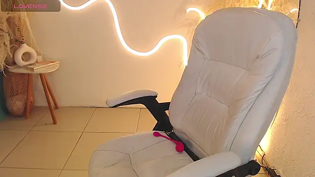 ViolettaHotLatin  online show from October 25, 2:03 pm