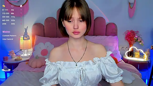 MaryLew online show from October 12, 5:32 am