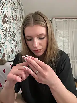 adel secret online show from March 6, 9:10 pm