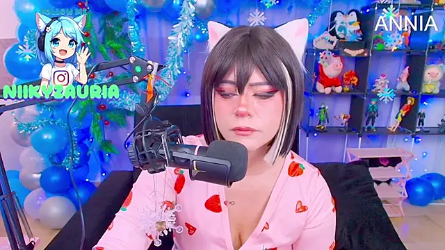  niiky online show from December 22, 4:43 pm