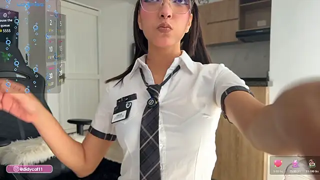 MarianaBranzz online show from March 5, 3:19 pm