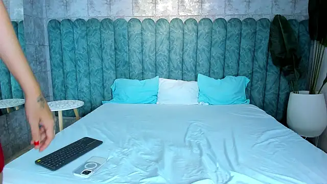 MarianaBranzz online show from November 26, 11:17 pm