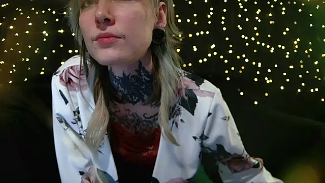 Littlespacemouse online show from February 3, 6:45 pm