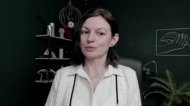 VivianWILD online show from April 14, 6:02 am