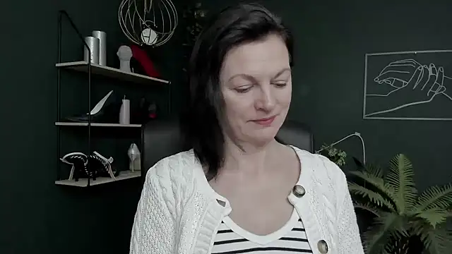 VivianWILD online show from February 25, 7:51 am