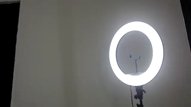 Rihana14 online show from April 10, 8:15 pm