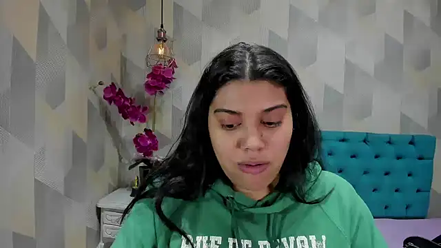 LindaBreeS online show from October 18, 5:48 pm