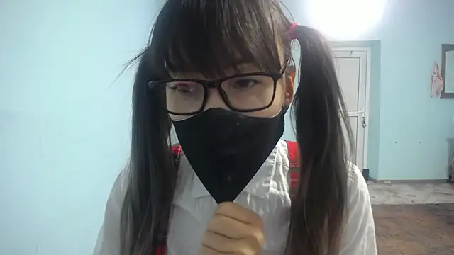 elllaaxx online show from October 16, 4:15 am