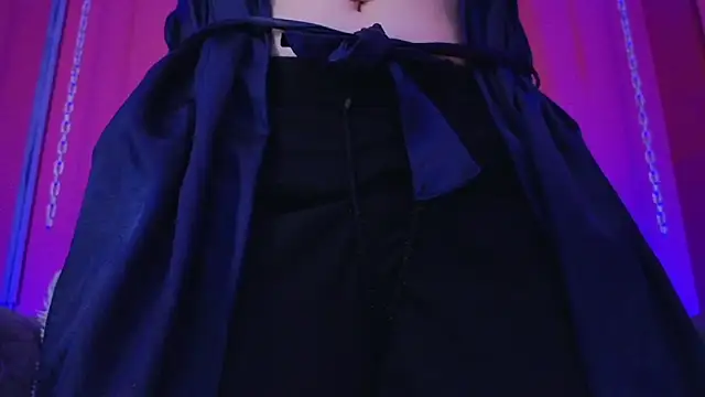 Julieta Russell online show from November 16, 1:00 pm