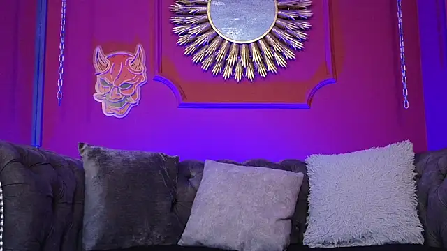 Julieta Russell online show from December 14, 12:33 pm