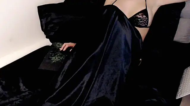 hotmask online show from February 10, 8:01 pm