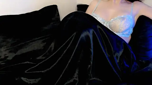 hotmask online show from April 7, 8:33 pm