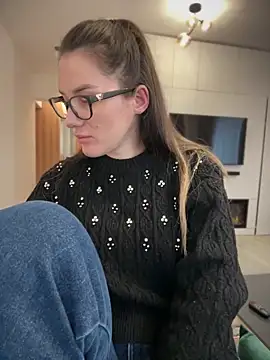 HotXMom online show from January 7, 8:18 am