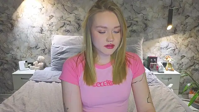 Aurora Golden1 online show from November 6, 4:35 pm