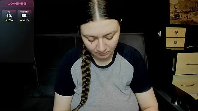 AlisaBacker online show from April 11, 1:59 pm