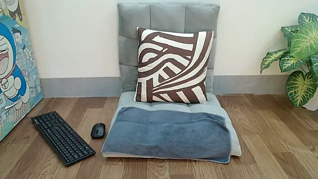 Linn   online show from April 24, 8:11 pm