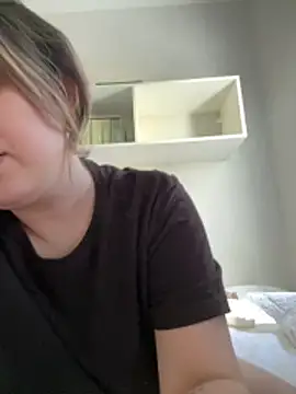 amooraaamoon online show from November 8, 6:35 pm