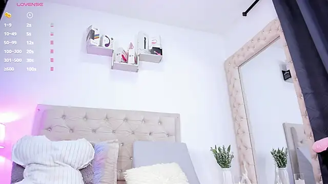 lorennahernandez01 online show from October 6, 11:38 am