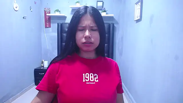 Letty Plugxo online show from March 4, 1:28 pm