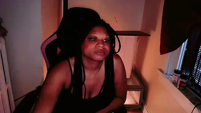 lexilove8 online show from June 3, 9:20 pm