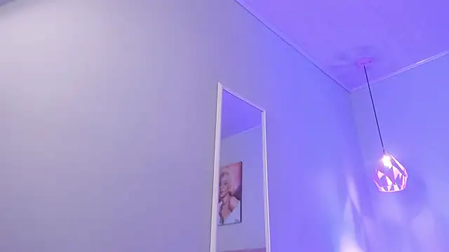 ScarletGV online show from December 1, 4:05 am