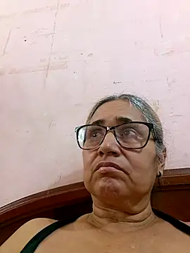  candi online show from December 4, 4:19 pm