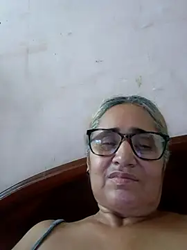  candi online show from November 2, 9:40 pm