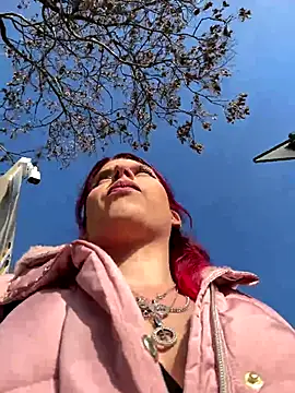 RiriRoseey online show from December 18, 9:14 am