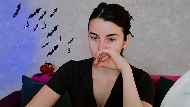 Miss Arwen online show from October 13, 3:20 am