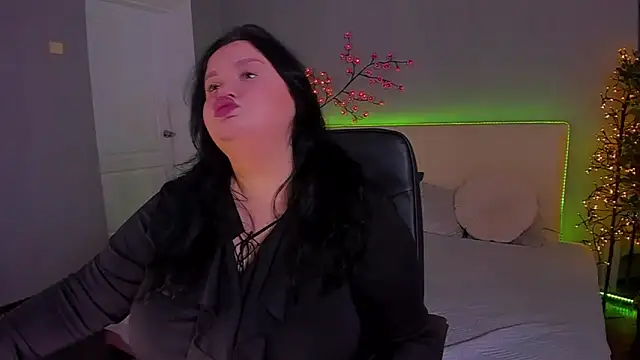 MonaSteele online show from November 28, 1:25 pm