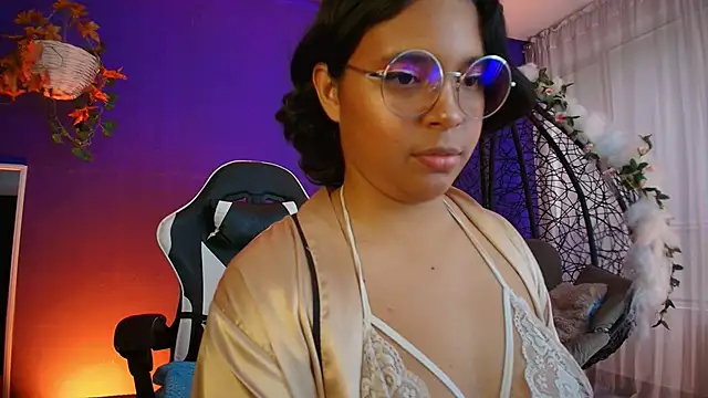 Emmapark  online show from April 15, 7:58 pm