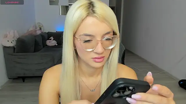 LovelyBianca online show from October 14, 11:40 pm