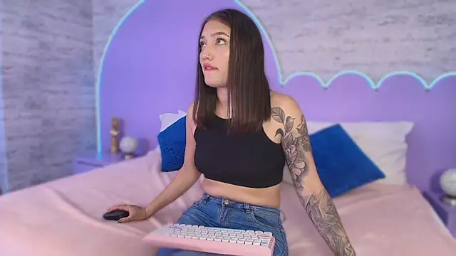 Giaa Ross online show from January 13, 7:40 pm