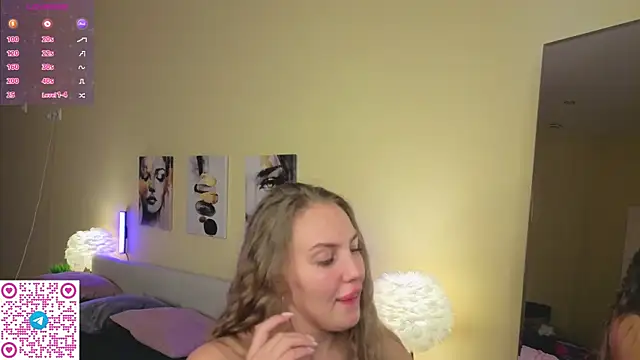 Kelly Hardy online show from April 23, 1:35 am